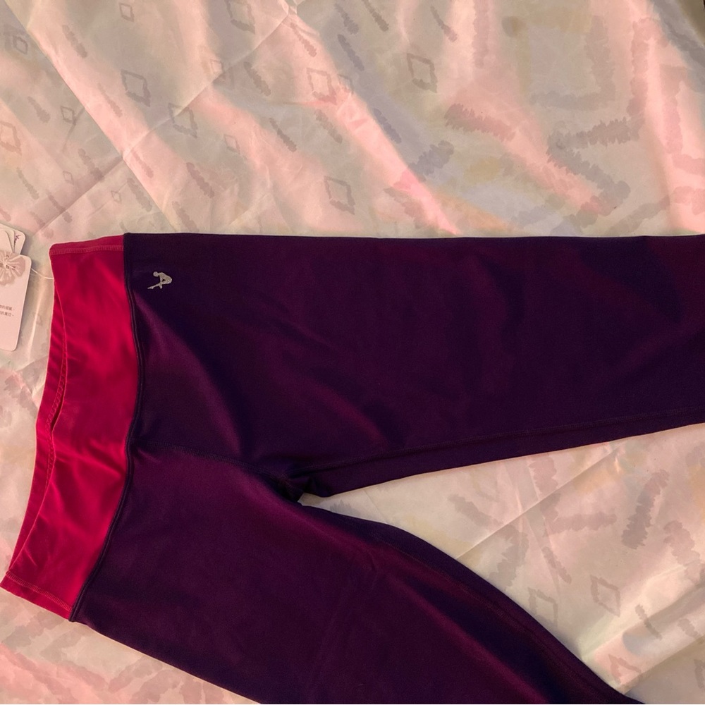 Brand new . Leggings to work out or everyday use .